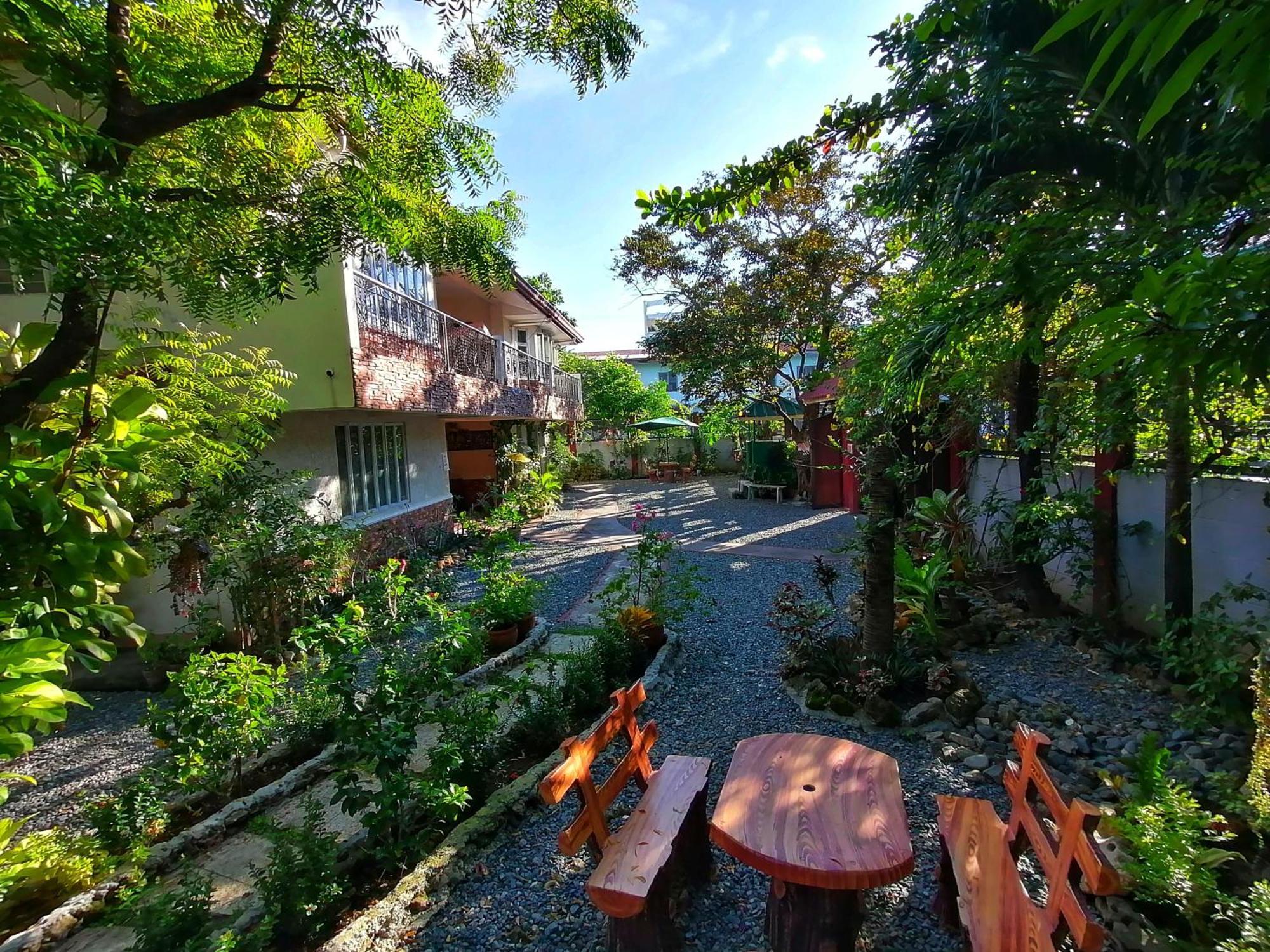 Monte Rio Gardens Bed & Breakfast Alaminos Exterior foto